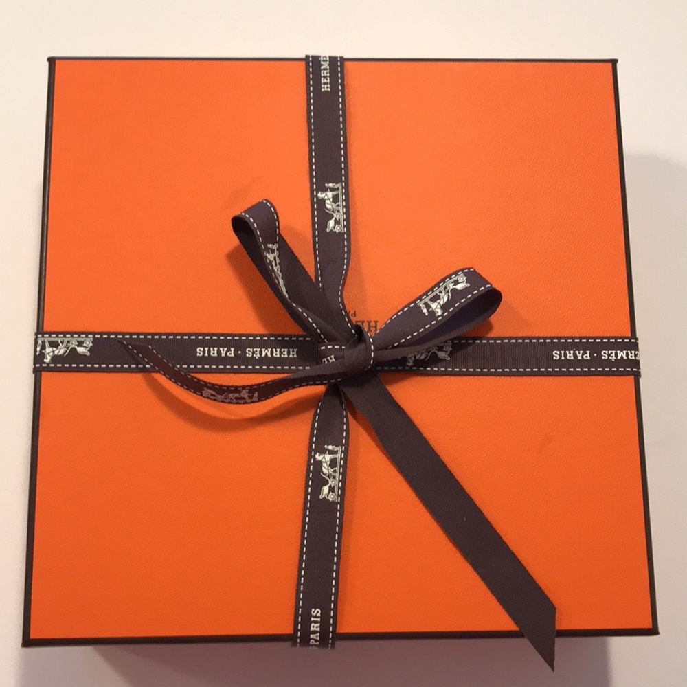 Hermes belt box + ribbon